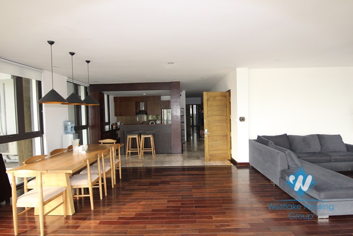 Luxury apartment with 3 bedrooms for lease in Dang Thai Mai, Tay Ho, Ha Noi